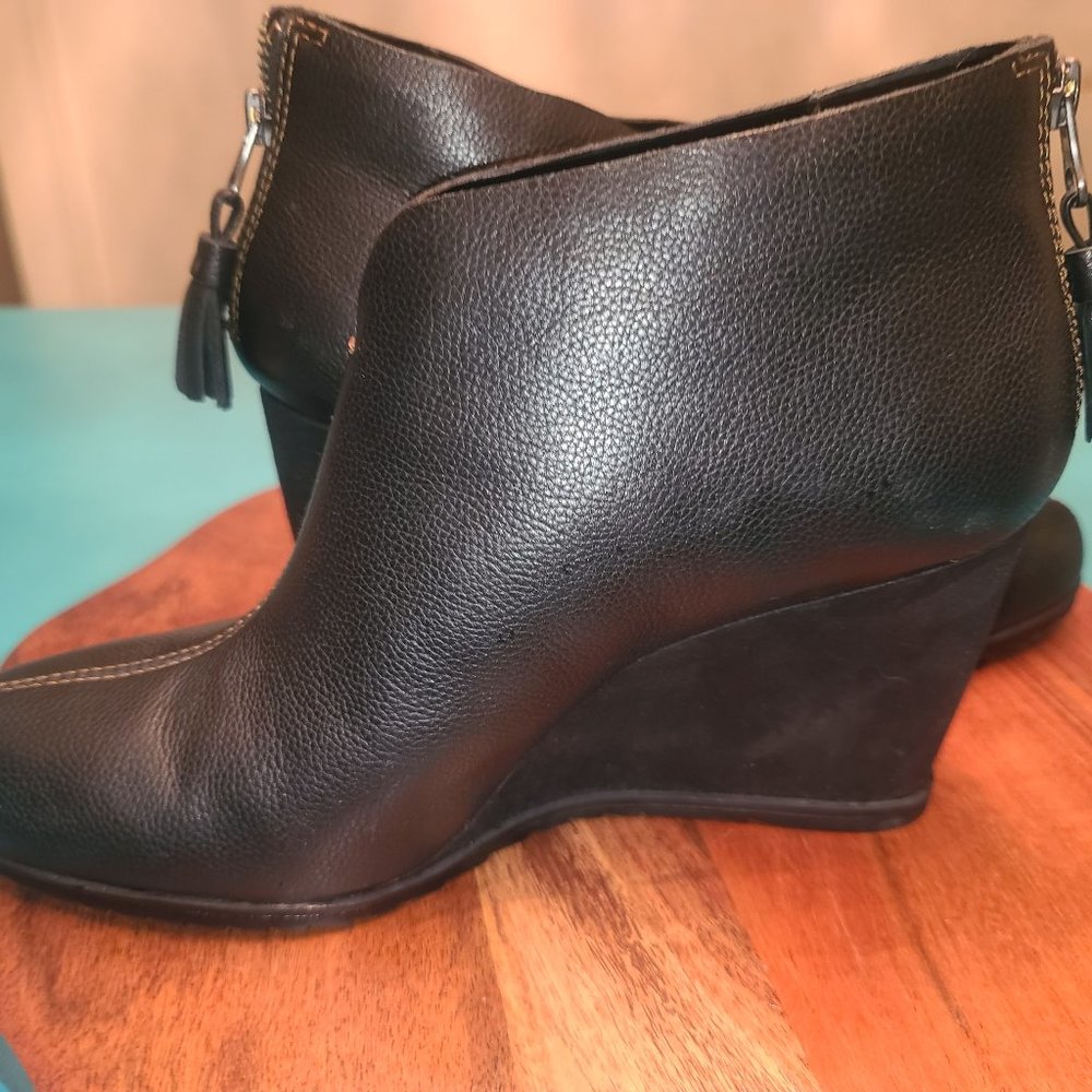 Korks Haldor Wedge Bootie Black Leather Size 8 1/2